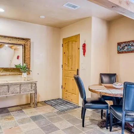 El Corazon-steps To The Plaza Holiday home