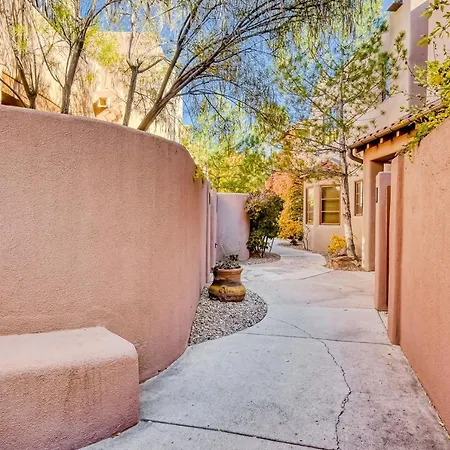 El Corazon-steps To The Plaza Holiday home